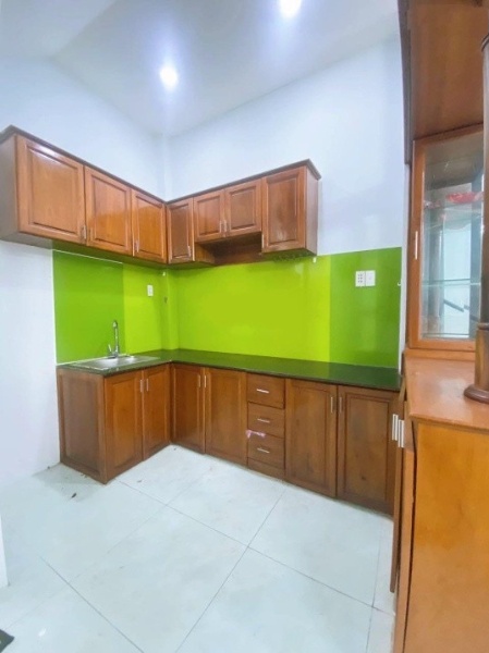 Cần vốn bán gấp căn nhà 3 tầng tại Đường Huỳnh Mẫn Đạt, Phường 2, Quận 5, Hồ Chí Minh